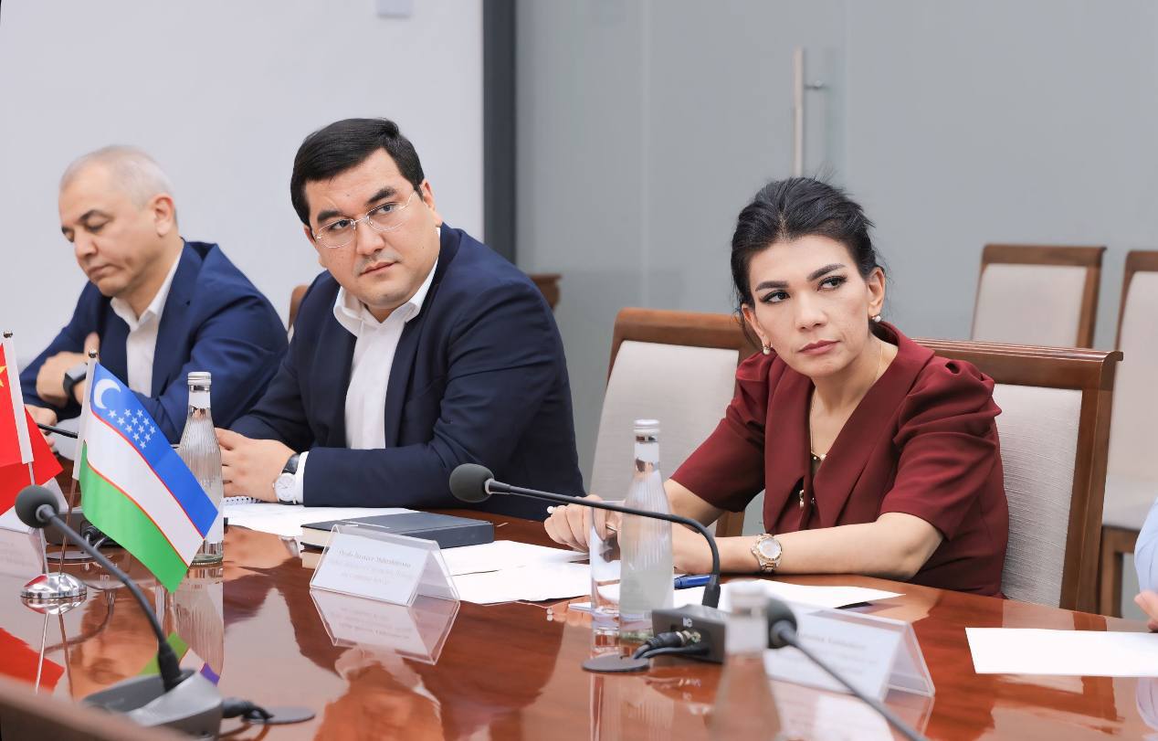 Bugun Qurilish va uy-joy kommunal xo‘jaligi vazirligida vazir o‘rinbosari Ozoda Jo‘rayeva, “Issiqlikta’minoti” AJ boshqaruvi raisi Ilhom To‘rayev Xitoy sanoat energiyasini tejash va yashil energiya ishlab chiqarish uyushmasi vakillarini qabul qildi