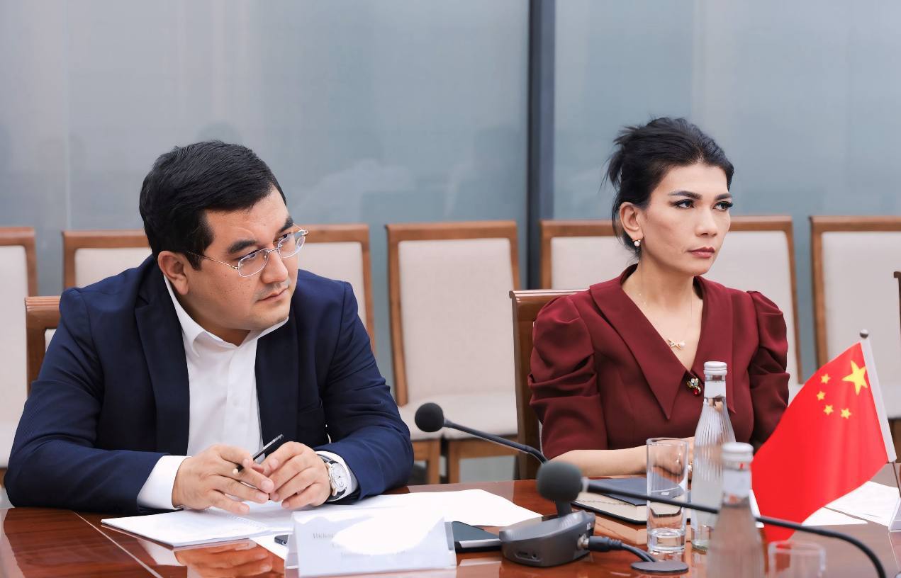 Bugun Qurilish va uy-joy kommunal xo‘jaligi vazirligida vazir o‘rinbosari Ozoda Jo‘rayeva, “Issiqlikta’minoti” AJ boshqaruvi raisi Ilhom To‘rayev Xitoy sanoat energiyasini tejash va yashil energiya ishlab chiqarish uyushmasi vakillarini qabul qildi