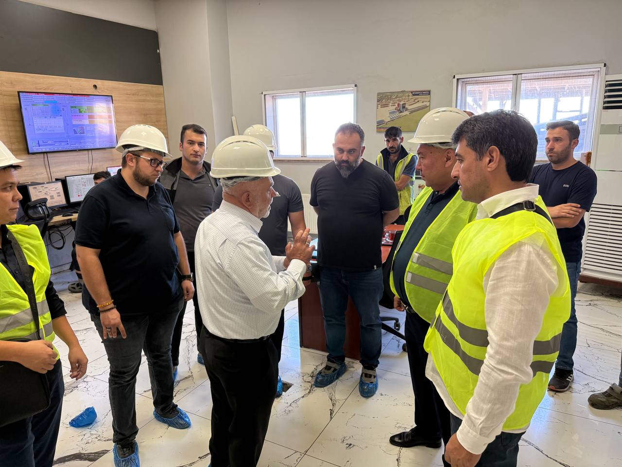 Shu kunlarda Turkiyada xizmat safarida bo‘lib turgan “Issiqliktaʼminoti” AJ boshqaruv raisining birinchi o‘rinbosari Sherzod Sultonov issiqlik taʼminoti yo‘nalishidagi turli korxonalar faoliyati bilan yaqindan tanishmoqda.