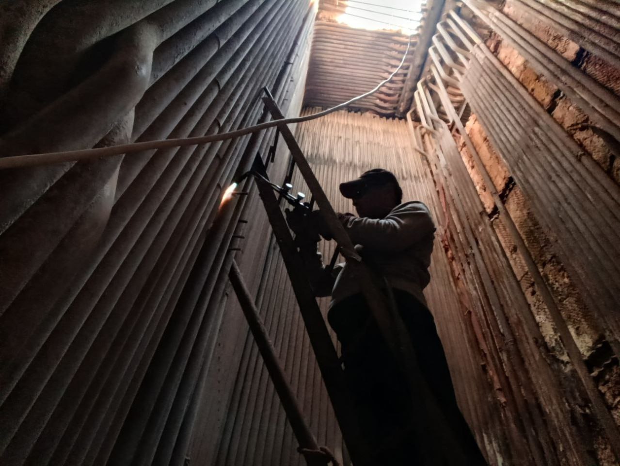 Chirchiq shahar “Issiqlikta’minoti” MCHJ tasarrufida 13 ta qozonxona mavjud bo‘lib, tarmoq uzunligi 73,5 kmni tashkil etadi. 611 ta ko‘p qavatli uy va 37 ta ijtimoiy soha ob’yektiga xizmat ko‘rsatiladi.