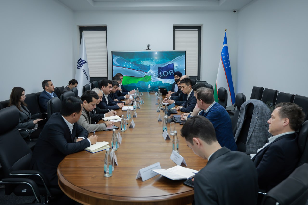 Bugun “Issiqlikta’minoti” AJ rahbariyati Osiyo taraqqiyot banki (ADB) maslahat missiyasi hamda “Synergy Consulting” xalqaro kompaniyasi vakillari bilan uchrashdi