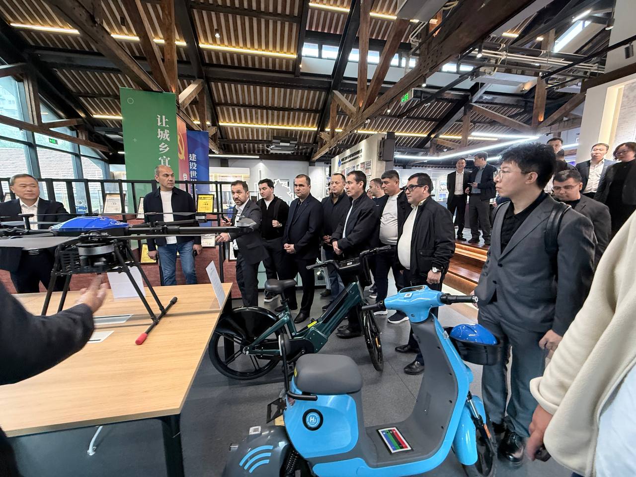 Xabar berganimizdek, shu kunlarda “Issiqlikta’minoti” AJ boshqaruvi raisi Ilhom To‘rayev O‘zbekiston delegatsiyasi bilan Xitoyning Chunsin shahrida xizmat safarida bo‘lib turibdi.