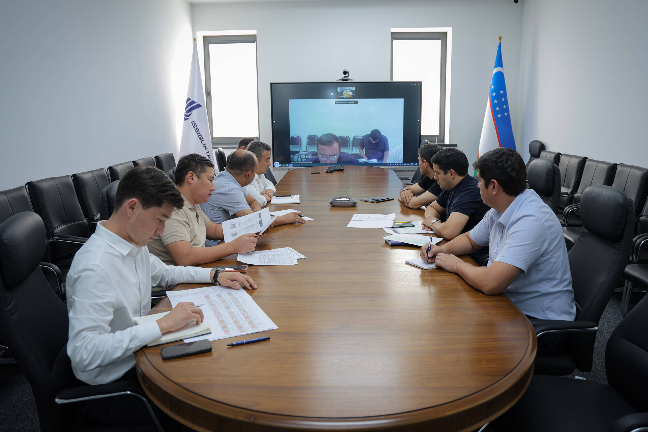 2026-yilning birinchi yarim yilligi yakunlari bo‘yicha “Issiqlik ta’minoti” AJda hududiy korxonalar ishtirokida hisobot yig‘ilishi o‘tkazildi